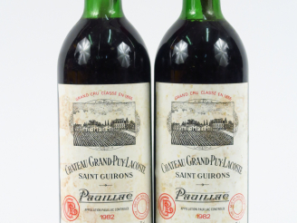 Vente aux enchères 2 BOUTEILLES CHÂTEAU GRAND PUY LACOSTE GCC PAUILLAC - 1982 - LB/ETLT