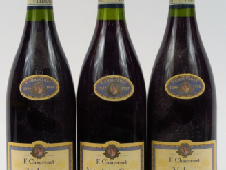 Vente aux enchères 3 BOUTEILLES F. CHAUVENET : 2 VOLNAY 'LE BUISSON ROND' 1996 - 1 NUITS 