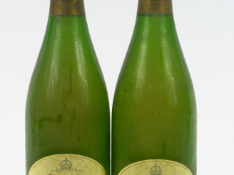 Vente aux enchères 2 BOUTEILLES COTEAUX CHAMPENOIS MOET   CHANDON 