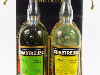 Vente aux enchères 1 COFFRET CHARTREUSE : 1 JAUNE 43° - 1 VERTE 55° - PERIODE 1964/1966