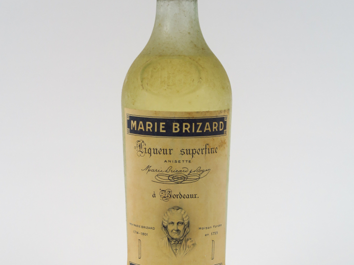 1 VIEILLE BOUTEILLE ANISETTE LIQUEUR SUPERFINE MARIE BRIZARD