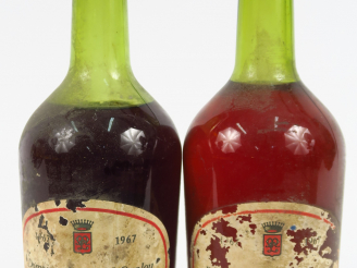 Vente aux enchères 2 BOUTEILLES LIRAC DOMAINE DE CASTEL OUALOU L. MAX - 1967 - EA