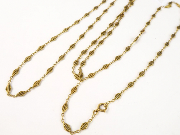 Grande giletière en or. Poids : 69,8 g