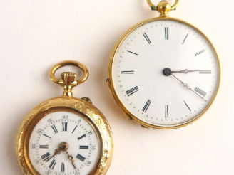 Vente aux enchères Montre de gousset et montre de col en or, cuvettes en métal. Poids tel