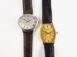 Vente aux enchères OMEGA. Deux montres bracelet, boitiers en métal