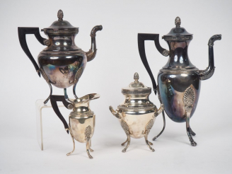 Vente aux enchères Partie de service à café et à thé quatre pièces en métal argenté de st