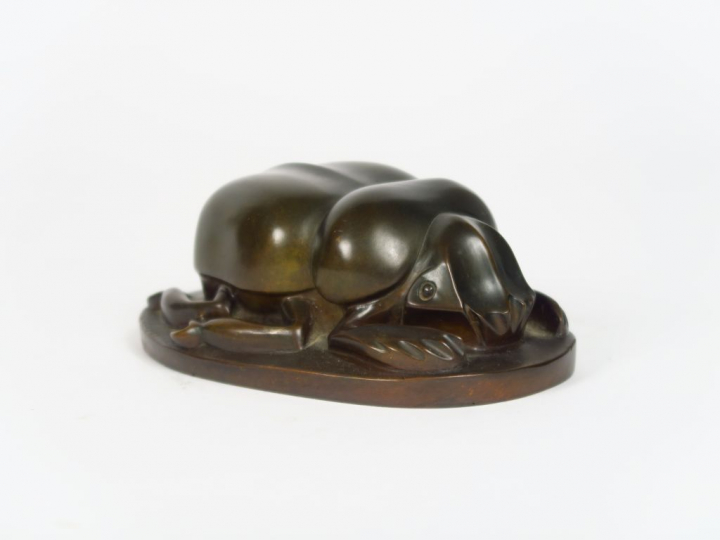 GALOYER. "Scarabée". Sculpture en bronze patine brune. Signée.   Épreu