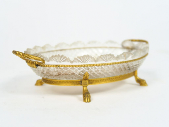 	Baguier de style Empire en cristal taillé et métal doré, petits pieds