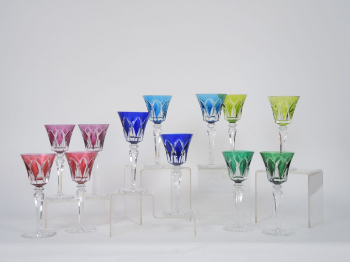 SAINT LOUIS.  Service de verres en cristal. Comprenant :  - 12 verres 