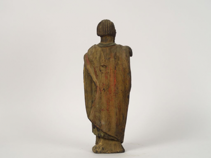 "Saint Pierre" Sujet XVIIème en bois polychrome.  H. 42 cm  (accidents
