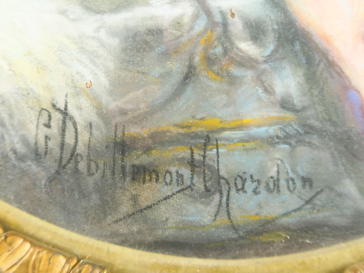 G. DEBILLEMONT CHARDON. "Portrait de dame en médaillon" Pastel. Signé 