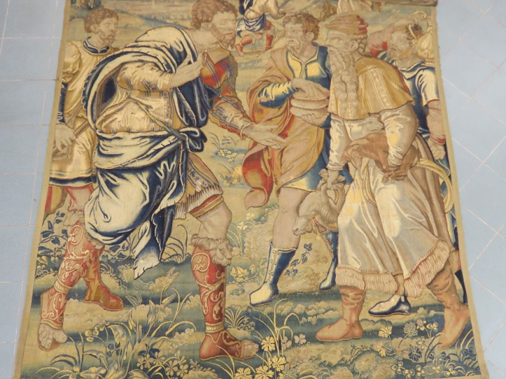 Tapisserie fin XVIème - début XVIIème "Scène animée" 239 x 234 cm (man