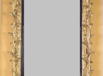 Vente aux enchères Glace Régence en bois sculpté et doré, à décor de rocaille ajourée, de