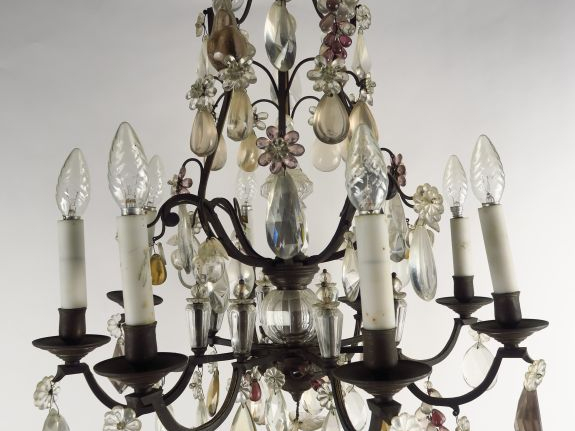 	Lustre à pampilles bicolores en verre et cristal, à décor de gouttes 