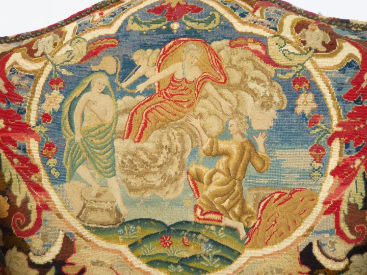 Duchesse brisée Régence en noyer mouluré, montants d’accotoirs en coup