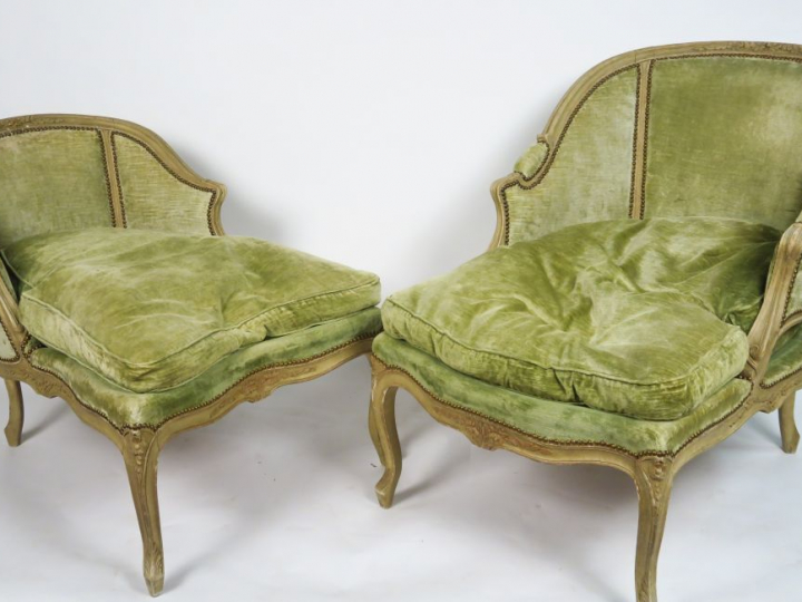 Duchesse brisée de style Louis XV en bois sculpté et laqué gris, à déc