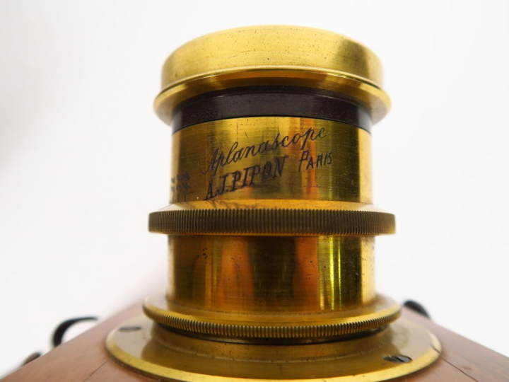 Chambre touriste en bois 13x18. Soufflet noir en toile. Objectif laito