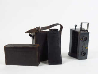 Vente aux enchères JULES RICHARD. Le Glyphoscope 45x107. 6 châssis. Etui.