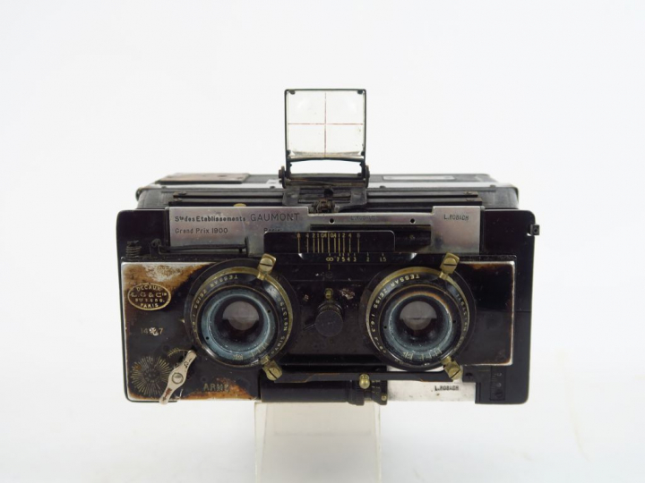 GAUMONT. Stéreo 6x13. Objectifs Tessar 6,3/84. Obturateur Decaux. Un m