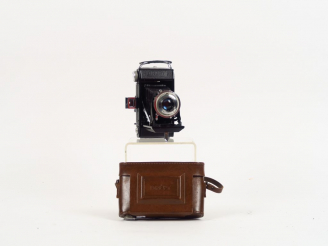 Vente aux enchères DREPY. Folding 6x9. Objectif A.PIERRAT 4,5/105. Sac TP. Bel état.