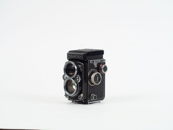 FRANKE   HEIDECKE. Rolleiflex numéro 1605054. Objectif Planar 2,8/80. 
