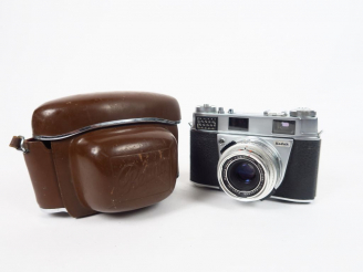 Vente aux enchères KODAK. Retina III S. Objectif Retina - Xenar 2,8/50 mm, obturateur syn