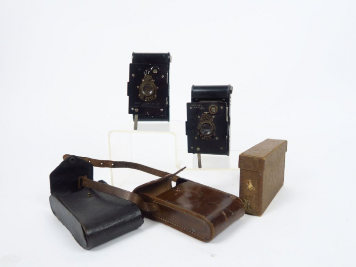 KODAK. Deux Vest Pocket avec stylet. Objectif Hermagis, inscription Ph