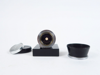 Vente aux enchères LEITZ. Objectif Summicron 2/5 cm numéro 1153779 modèle rentrant avec b