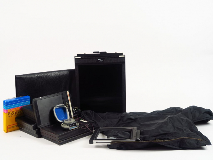 LINHOF :   - Trois châssis double 13x18  - Cinq châssis double 4x5  - 