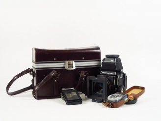 Vente aux enchères MAMIYA RB 67 Professional. Objectif Mamiya-Sekor 3,5/127. Compendium .