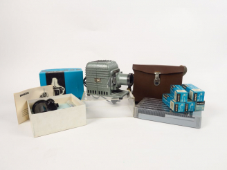 Vente aux enchères MINOX. Accessoires divers. Petite lanterne Will Wetzlar avec malette, 
