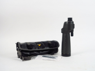 Vente aux enchères NIKON. Spotting Scope 20 x. Revêtement caoutchouc. Notice et sac trans