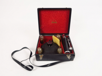 Vente aux enchères OPL. Flash FOCA complet dans son coffret d'origine.