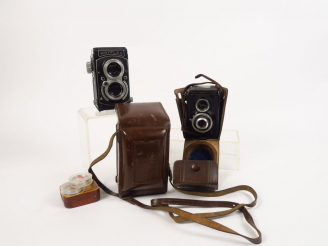 Vente aux enchères ROYER. Royflex format 6x6, objectif Flor 3,5/75 avec 2 filtres et adap