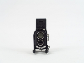 Vente aux enchères SEM. Studio avec objectif Som Berthiot Télé 5,4/150. Obturateur synchr