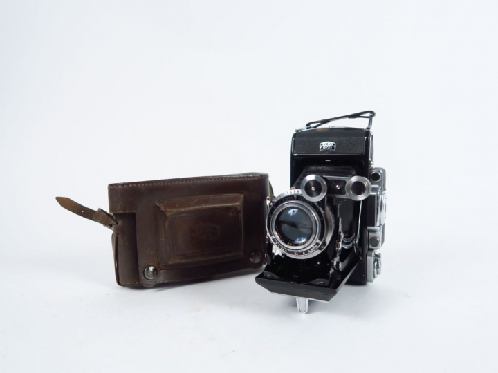 ZEISS. Super Ikonta 6x9 531/2. Objectif Tessar 3,5/106. Obturateur Com