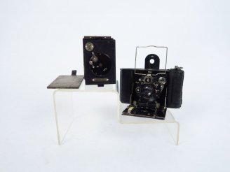 Vente aux enchères ICA, Folding 6x6. Objectif Tessar 4,5/7,5 cm. Obturateur Compur. On y 