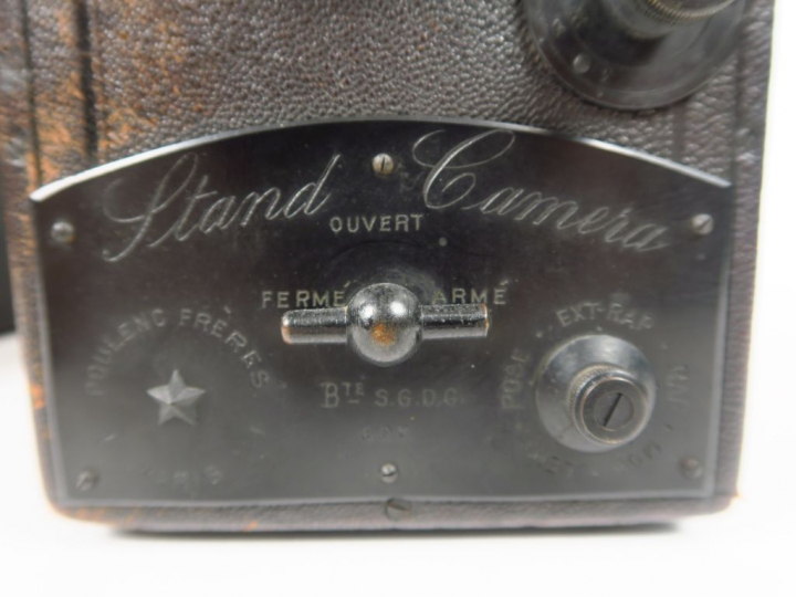 Deux Detectives format 9x12 :   - Poulenc Frères, Stand Caméra.Société