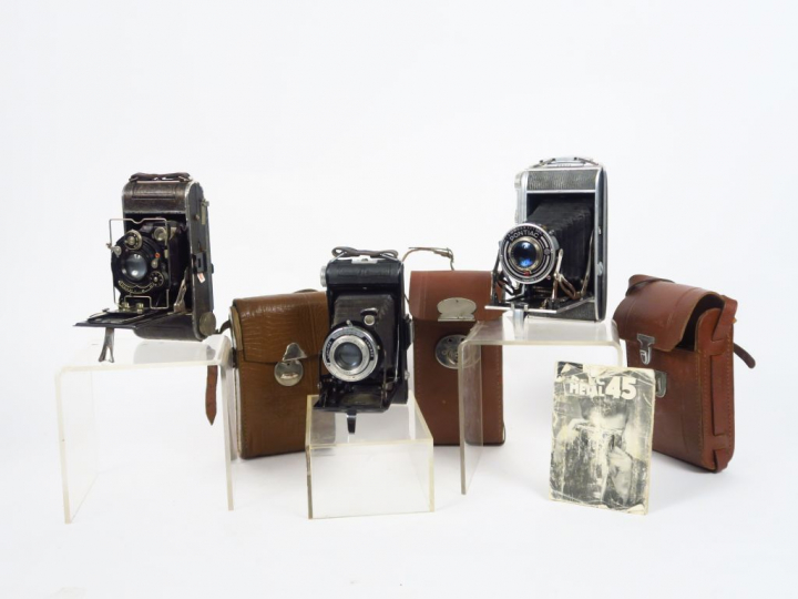 Trois folding, différents modèles et marques :   - Pontiac métal 45. O