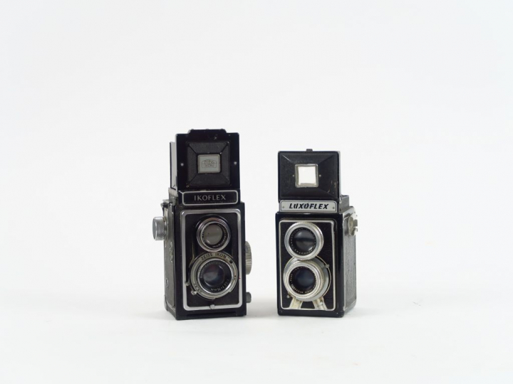 Deux appareils :   - ZEISS Ikon, Ikoflex. Objectif Novar 3,5/75 - Luxo