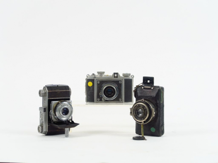 Trois appareils marques différentes :  - Zeiss Ikon Kolibri, format 3x