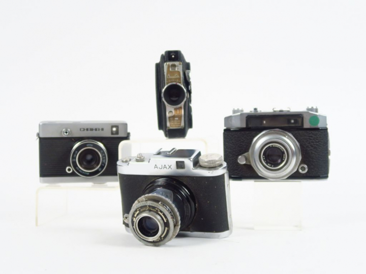 Alsaphot, Quatre appareils :   - Ajax format 6x6. Objectif Saphir  - T