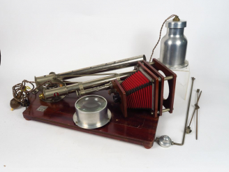 Vente aux enchères NOXA numéro 8. Agrandisseur. Sans objectif.