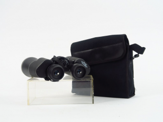 Vente aux enchères Paire de jumelles, grossissement 10x50 avec son étui