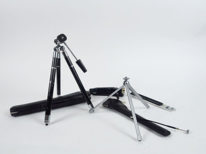 Accessoires divers :   - Pied Minox complet avec son déclencheur soupl