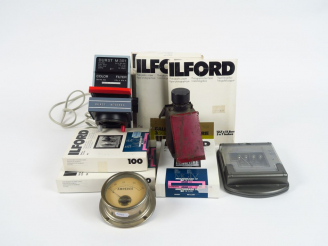 Vente aux enchères DURST M301 avec tête color. On y joint :   - petite lanterne de labora