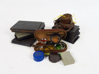 Vente aux enchères Accessoires divers : Châssis 9x12 et 6x9,  deux filtres oranges, deux 