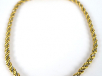 Vente aux enchères Collier en or deux tons, maille torsadée. Poids : 31 g