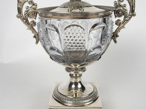 	Sucrier Restauration en cristal taillé et argent, poinçon Vieillard, 