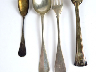 Vente aux enchères Couvert d'enfant, fourchette et cuillère, l'ensemble en argent, poinço